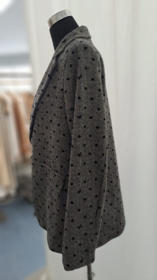 Longblazer Grau-Schwarz Fischgrät & Punkte – Liping Moda 6857-Frontansicht