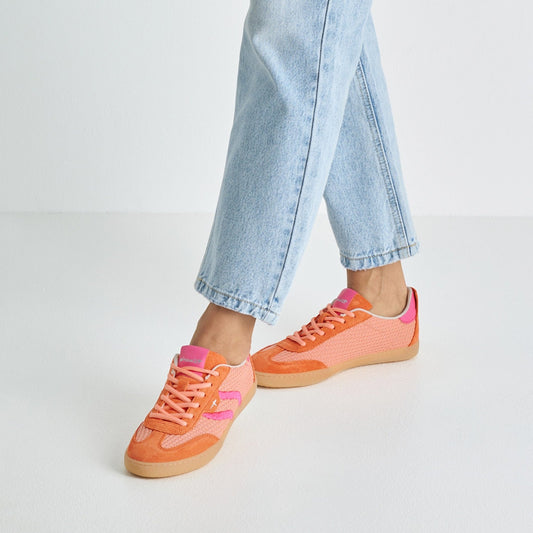 Tamaris Sneaker 23633 Coral | Touch-it Fußbett & atmungsaktiv - Detailansicht Fuß