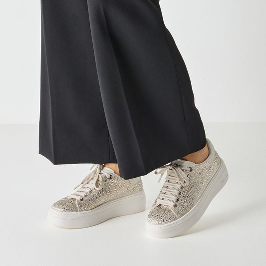 Tamaris Sneaker 23795 Champagne - Vegan mit Touch-it Fußbett - Detailansicht Fuß