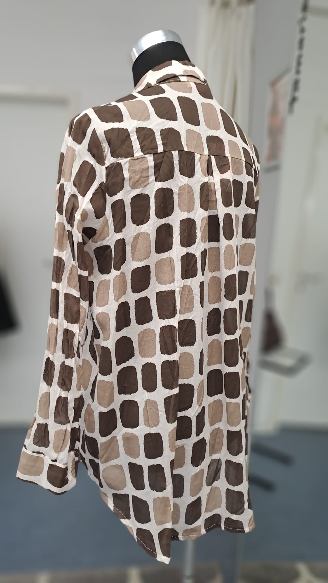 Hemdbluse Mocca/Taupe - Charme Mode 6965 - Rückansicht