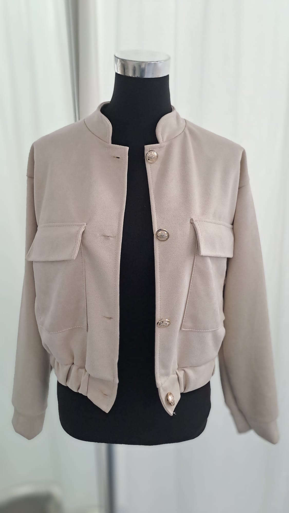 Jacke Hellbeige in Wildlederoptik - SHOECORNER - Vorderansicht