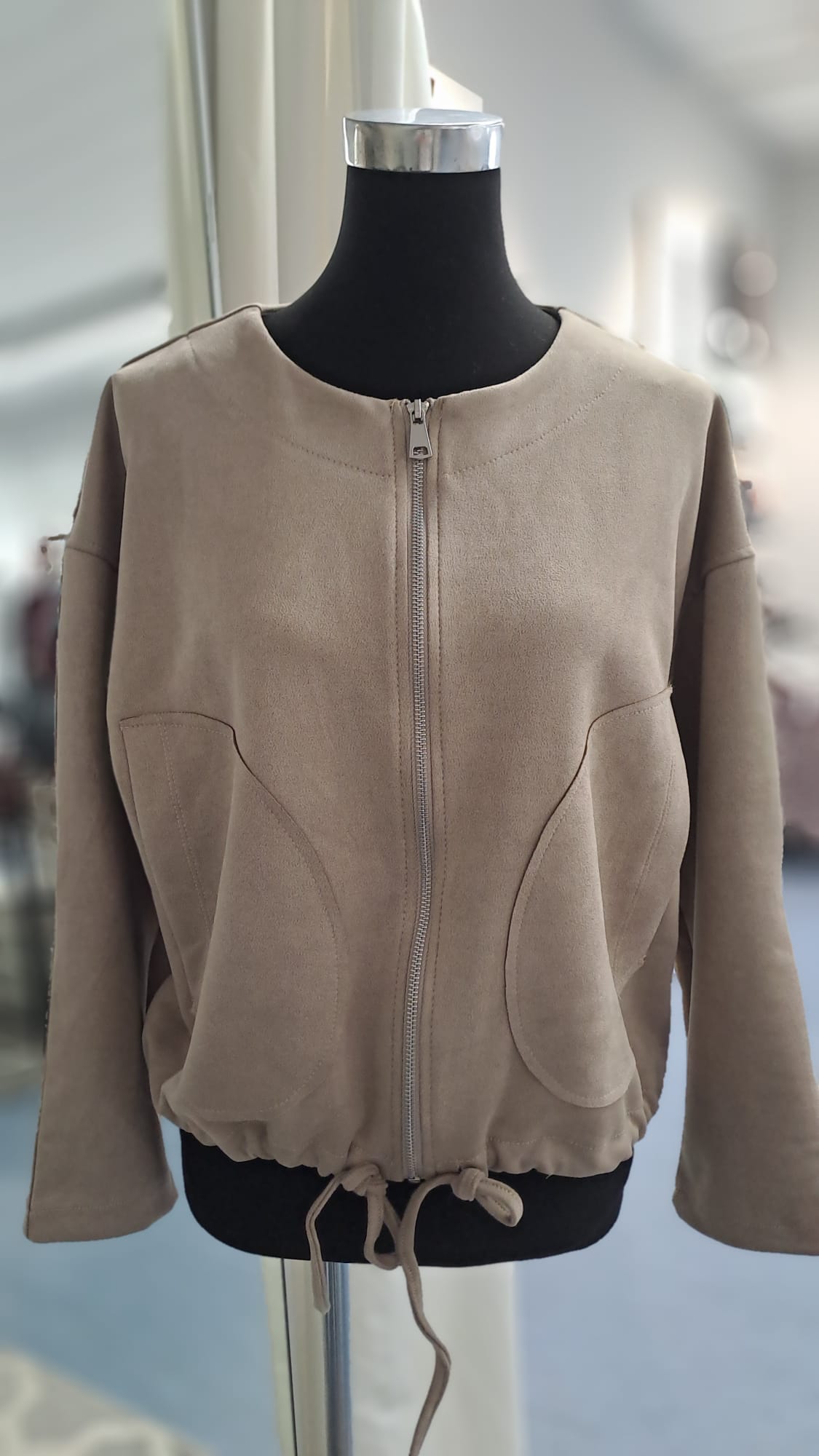 Jacke Taupe in Wildlederoptik - Charme Mode 6980 - Vorderansicht geschlossen