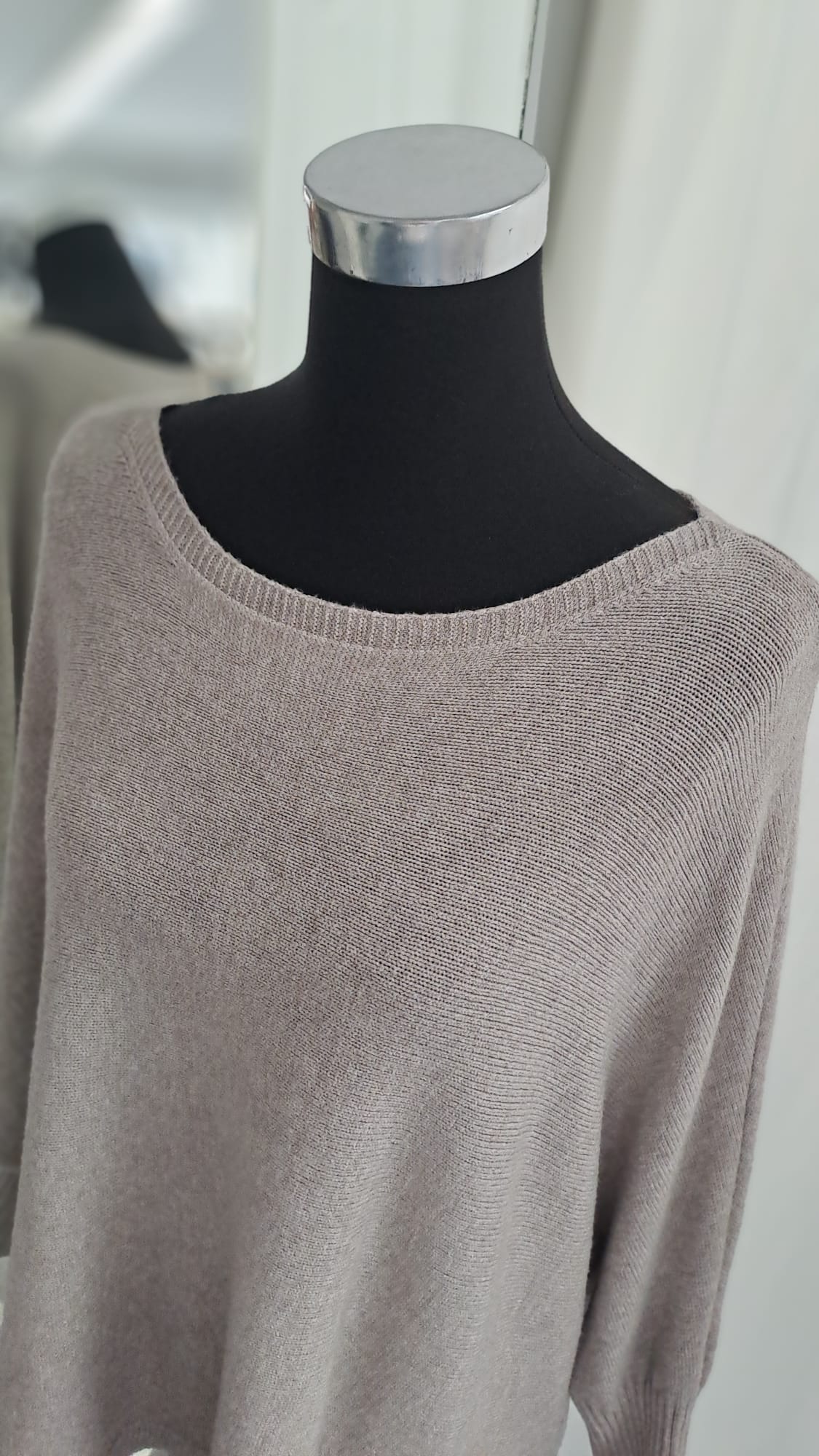 Strickpullover Taupe - Charme Mode 6962 - Detailansicht Ausschnitt