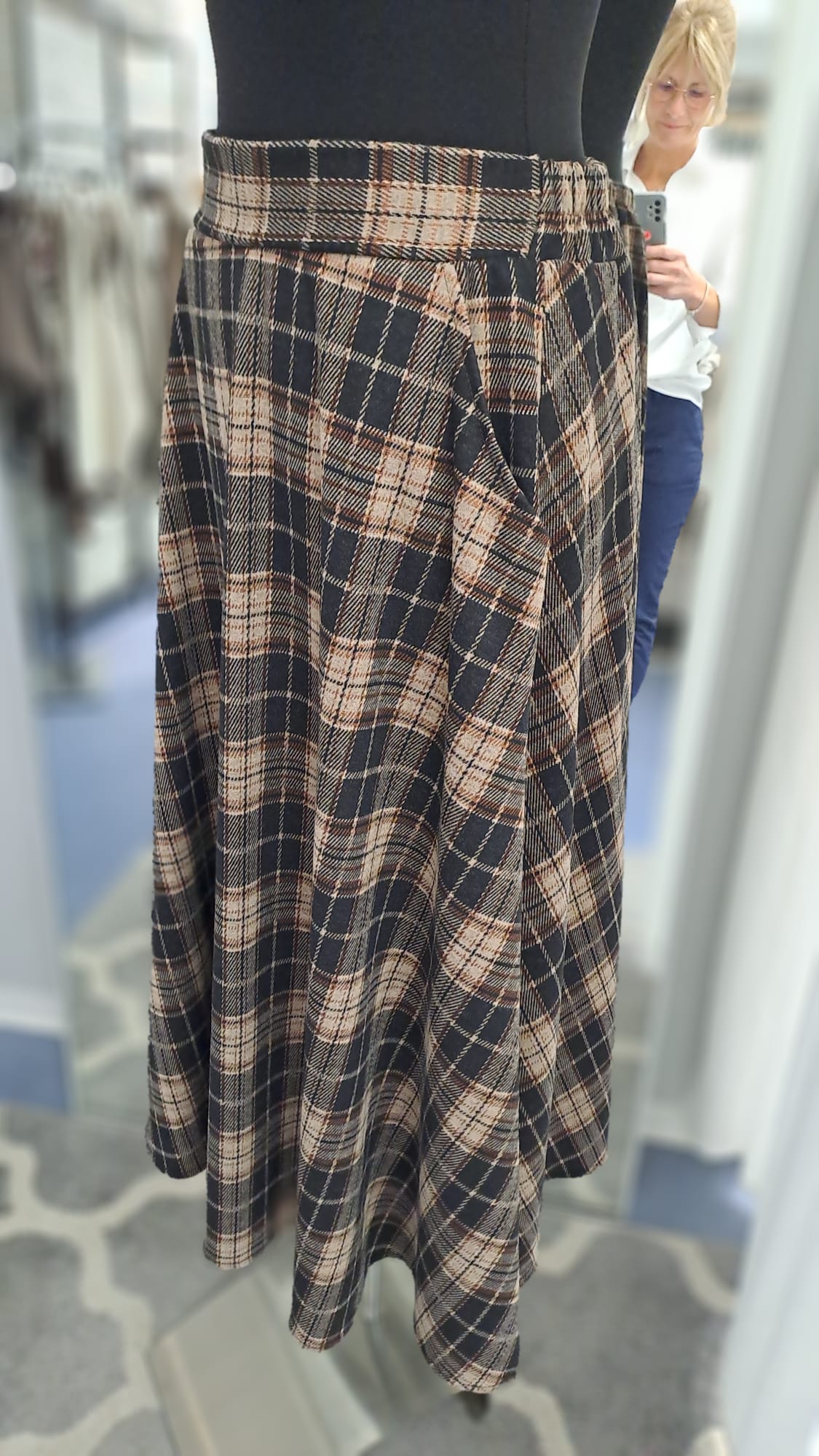 Maxirock Schwarz Taupe Karomuster - A-Linie Maxi - Liping Moda 6854 - Seitenansicht