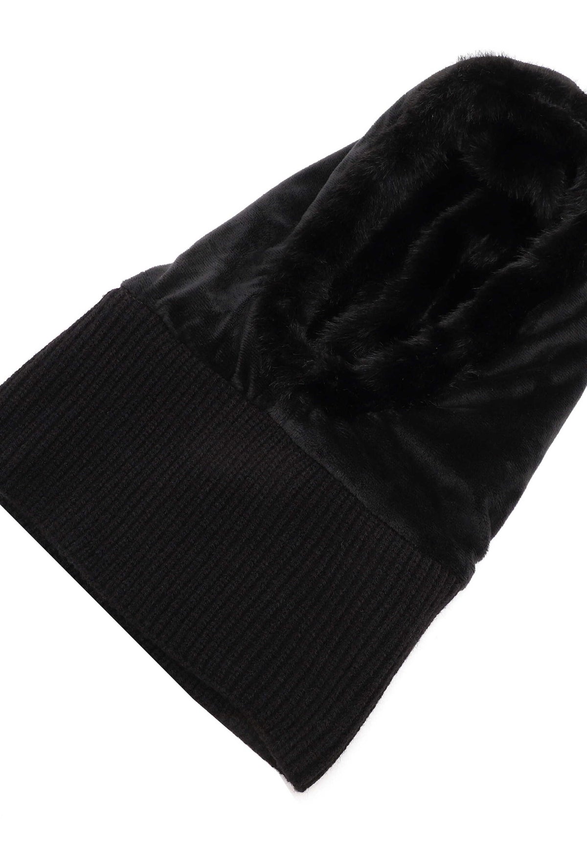 Tamaris Schalmütze Marijana 34745 Schwarz - stylischer Kapuzenschal - Detail der Materialoberfläche