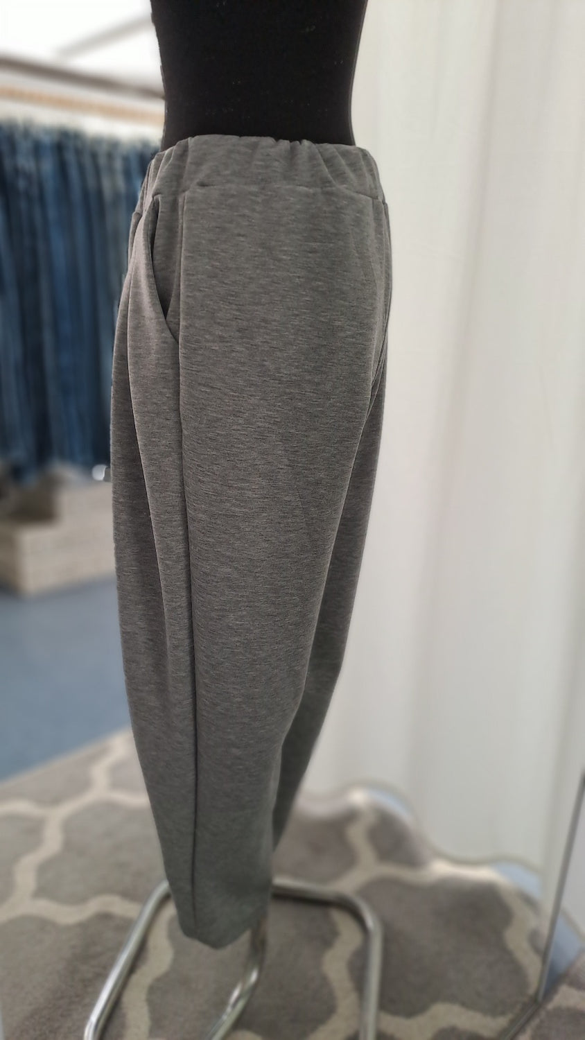 Young Collection Hose 1963 Grau