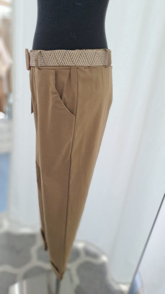Damenhose Camel mit Flechtgürtel – SM Youngfashion 6920 - Frontansicht