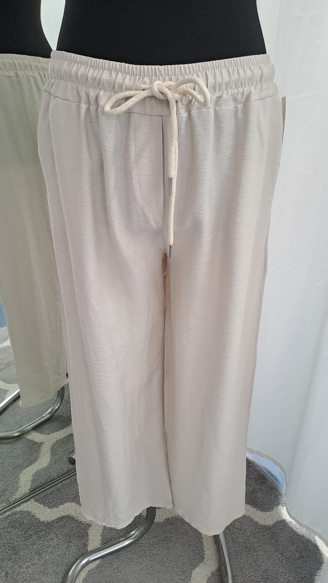 Young Collection Hose 7512 Beige