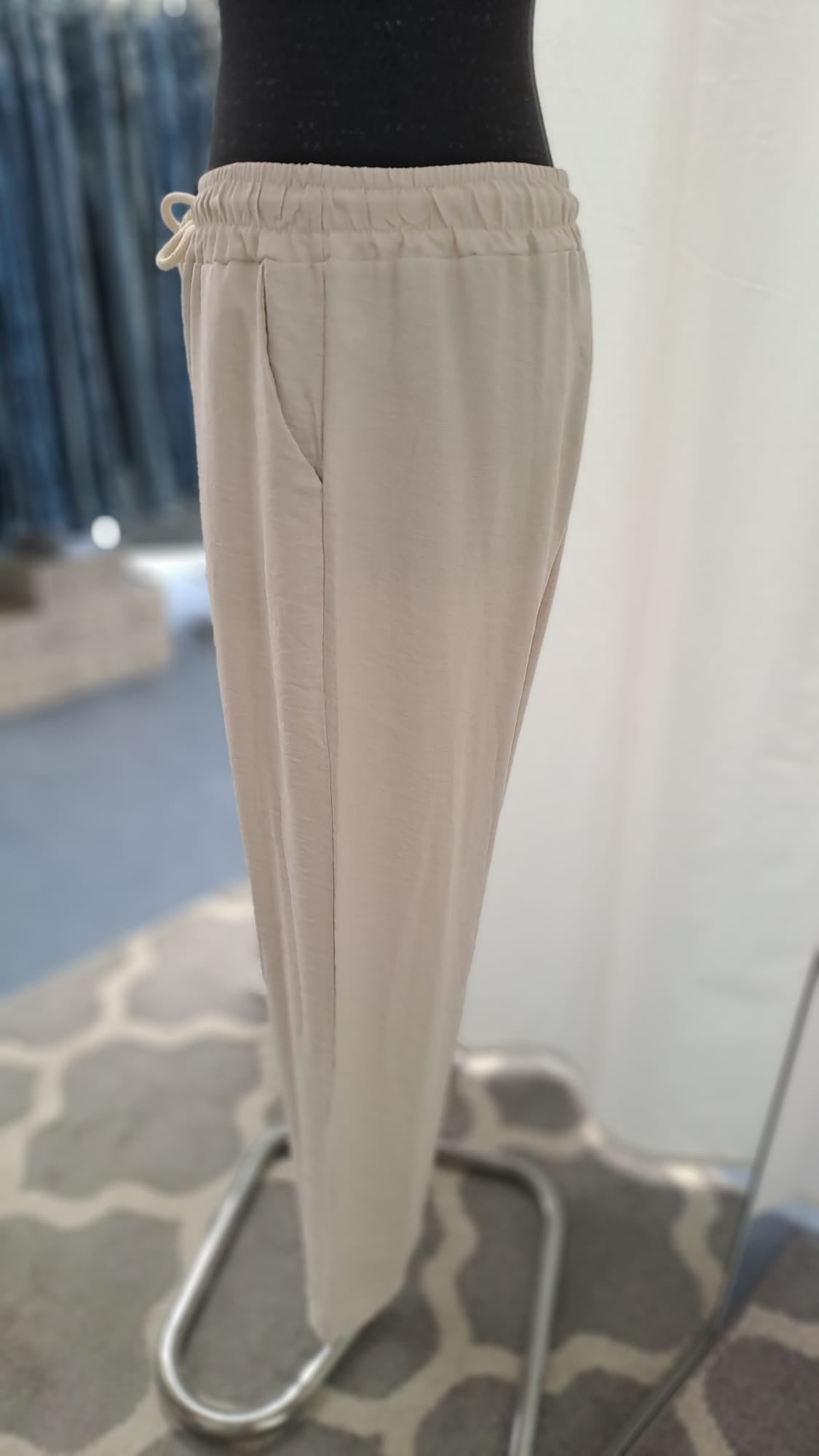 Young Collection Hose 7512 Beige