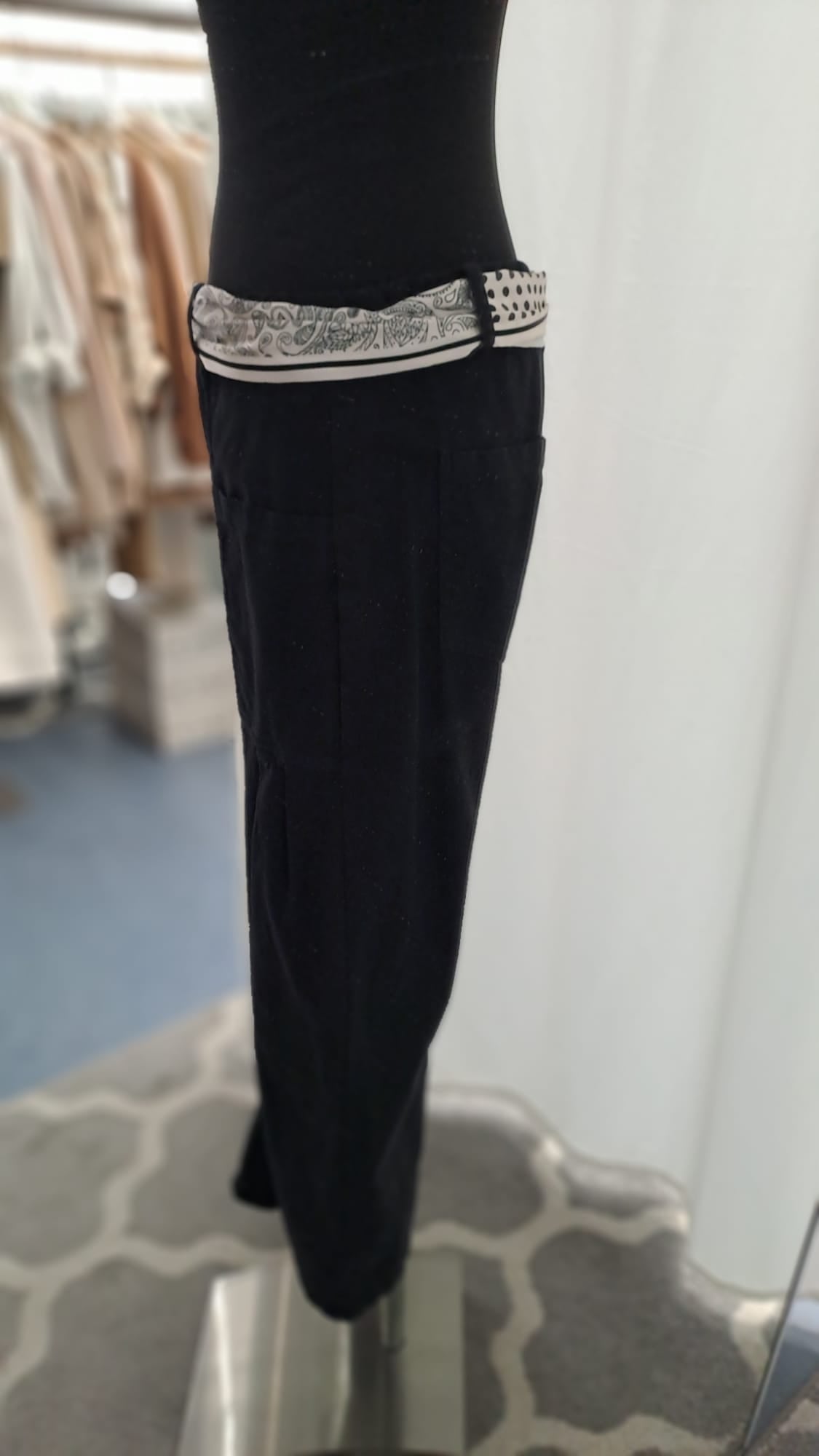 Culotte Hose Schwarz mit Schal - Charme Mode 6821 - Seitenansicht