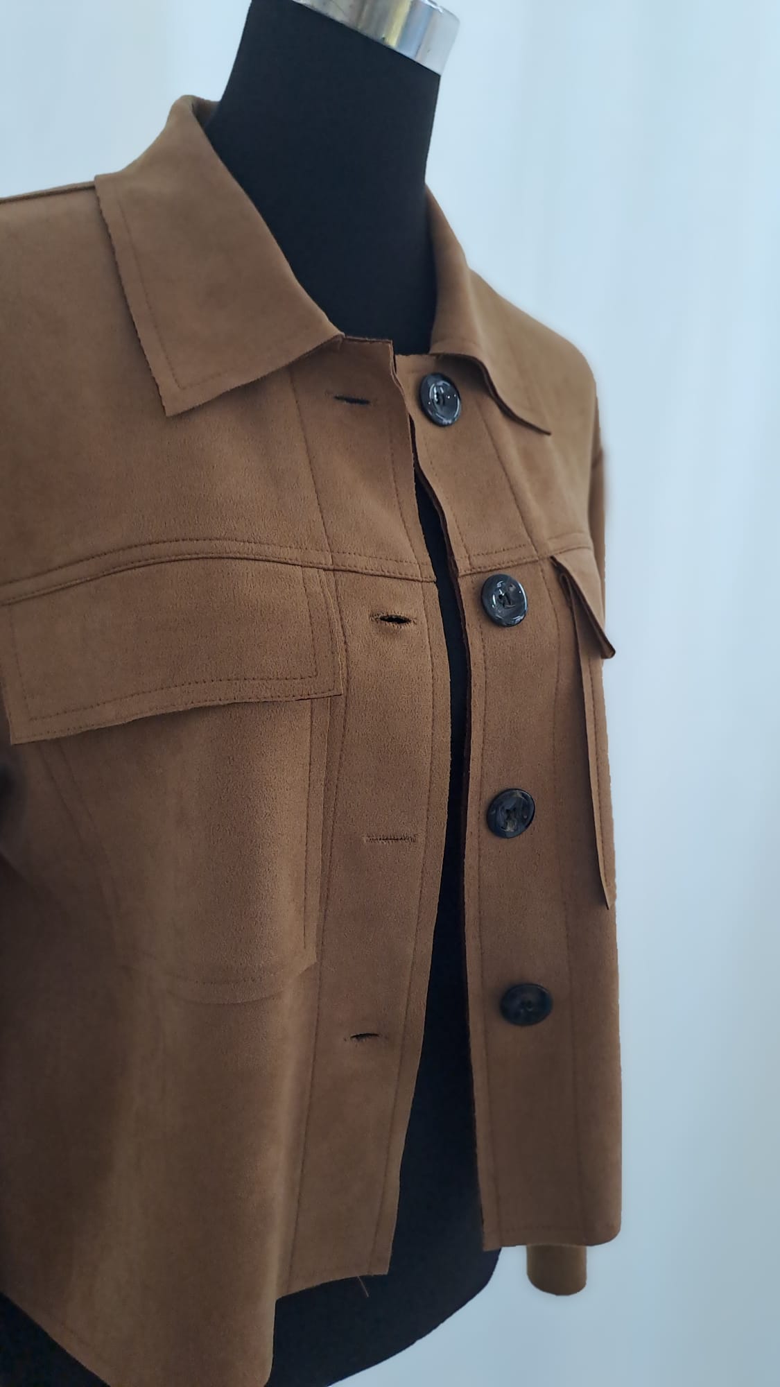 Jacke Camel Wildlederoptik | Charme Mode 6791- Detailansicht Knöpfe