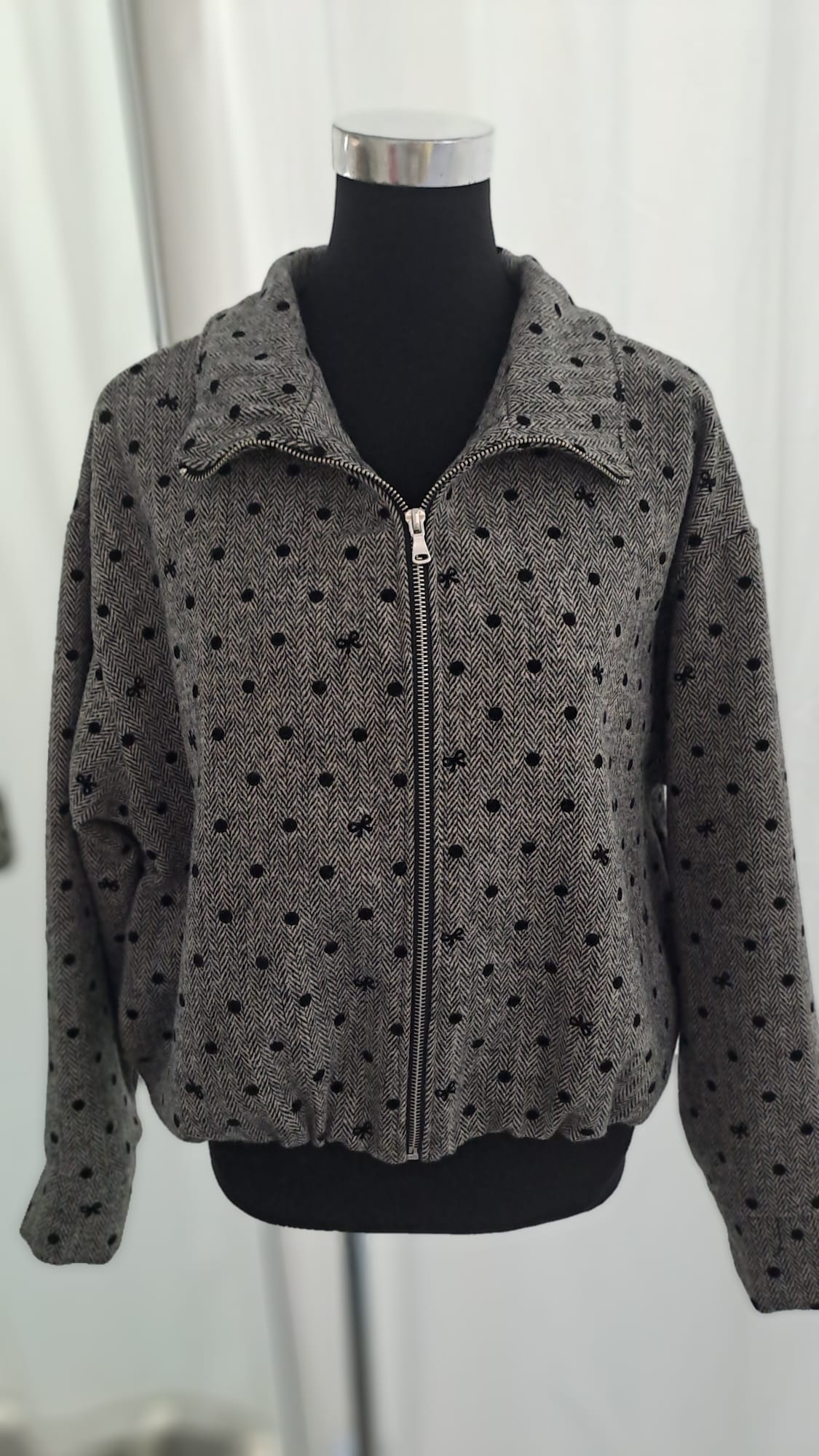 Ballonjacke Grau-Schwarz Fischgrät & Punkte – Liping Moda 6859-Seitenansicht