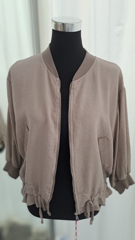 Leichte Jacke in Taupe - Charme Mode 6785 - Seitenansicht