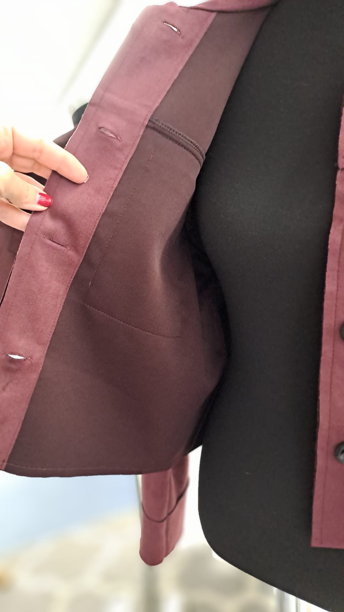 Jacke Beere Wildlederoptik Cropped - Charme Mode 6790 - Detailansicht Futter