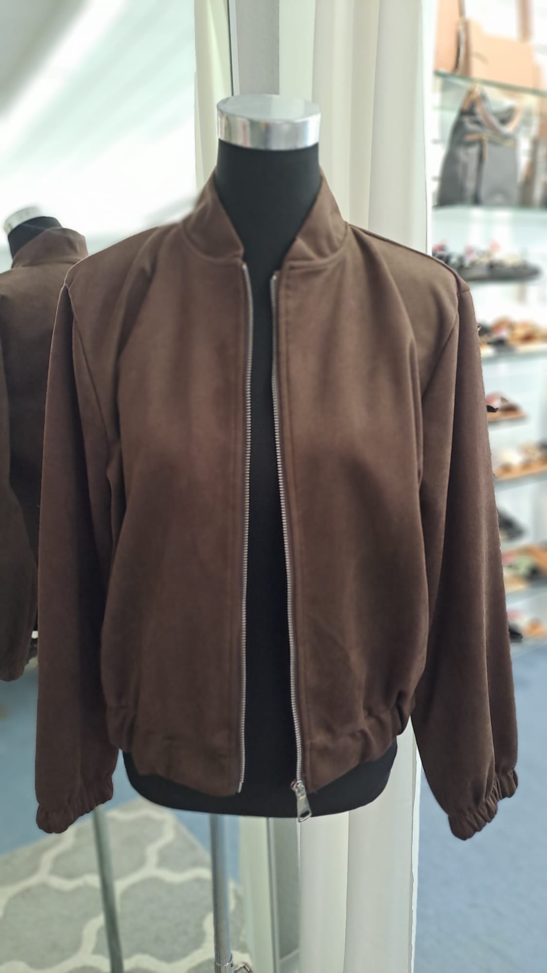 Bomberjacke Mocca Wildlederoptik | Charme Mode 6793 - Seitenansicht
