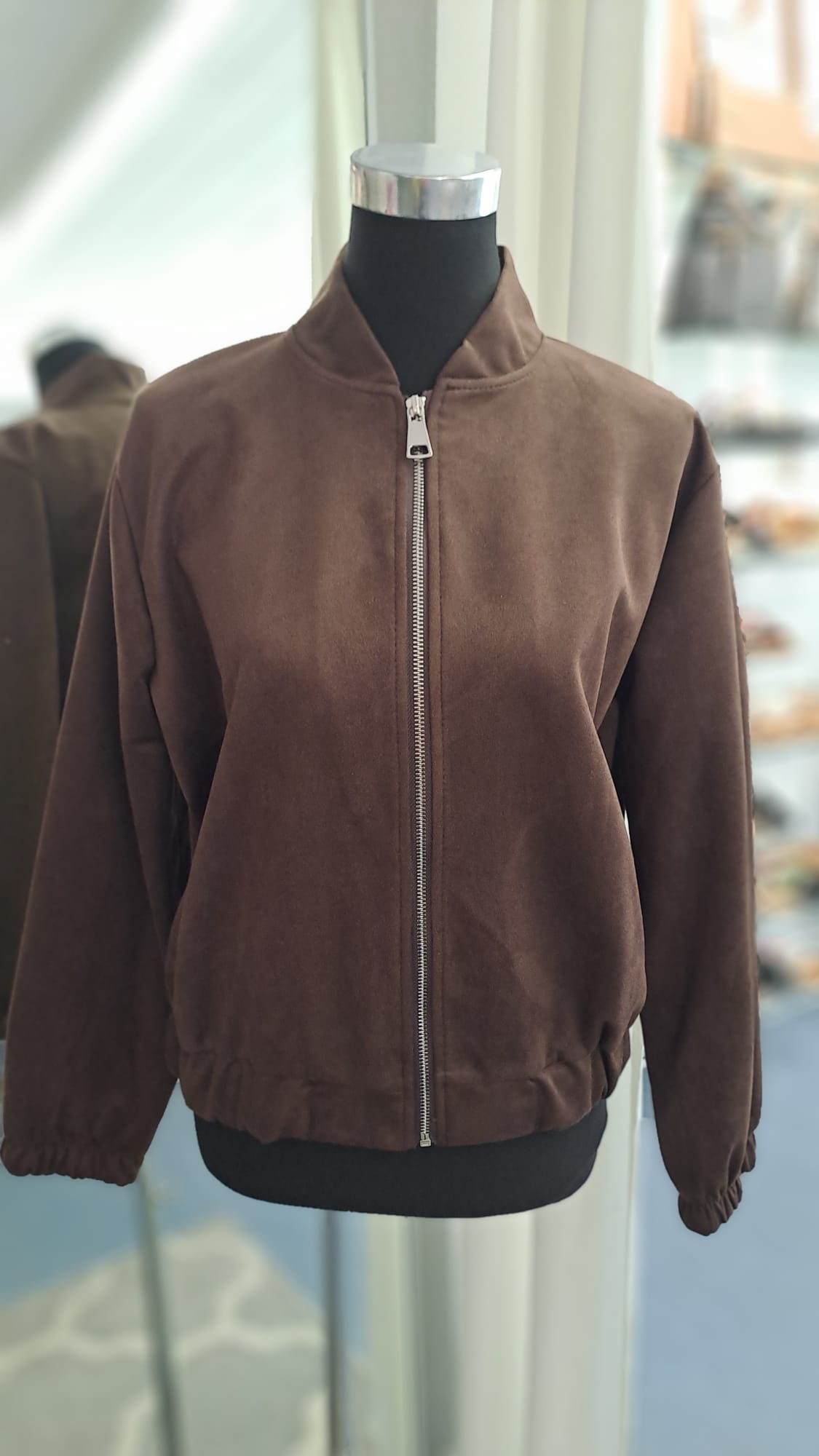 Bomberjacke Mocca Wildlederoptik | Charme Mode 6793 - Detailansicht Reißverschluss