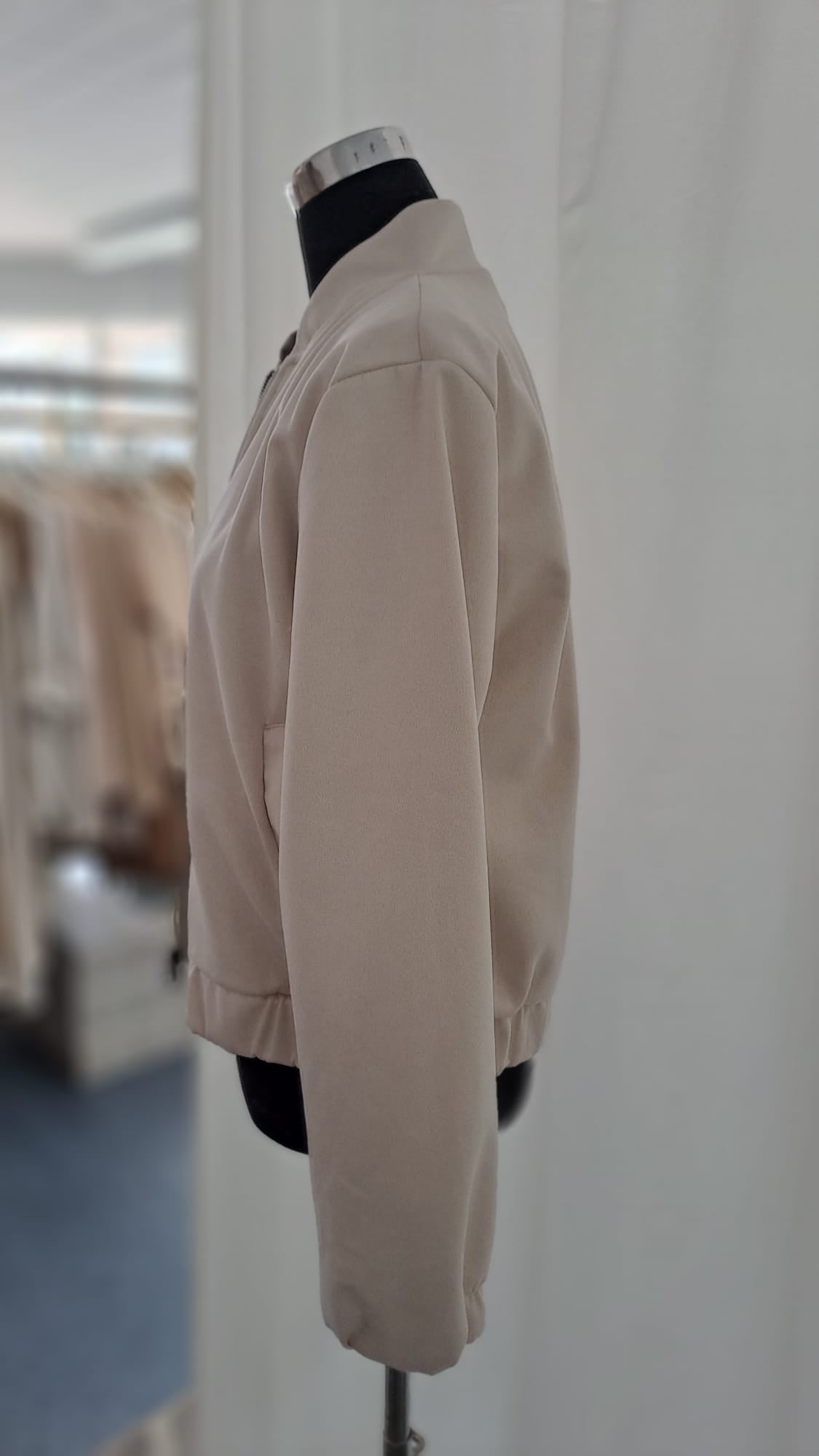 Bomberjacke Hellbeige Wildlederoptik - Charme Mode 6795- Frontansicht