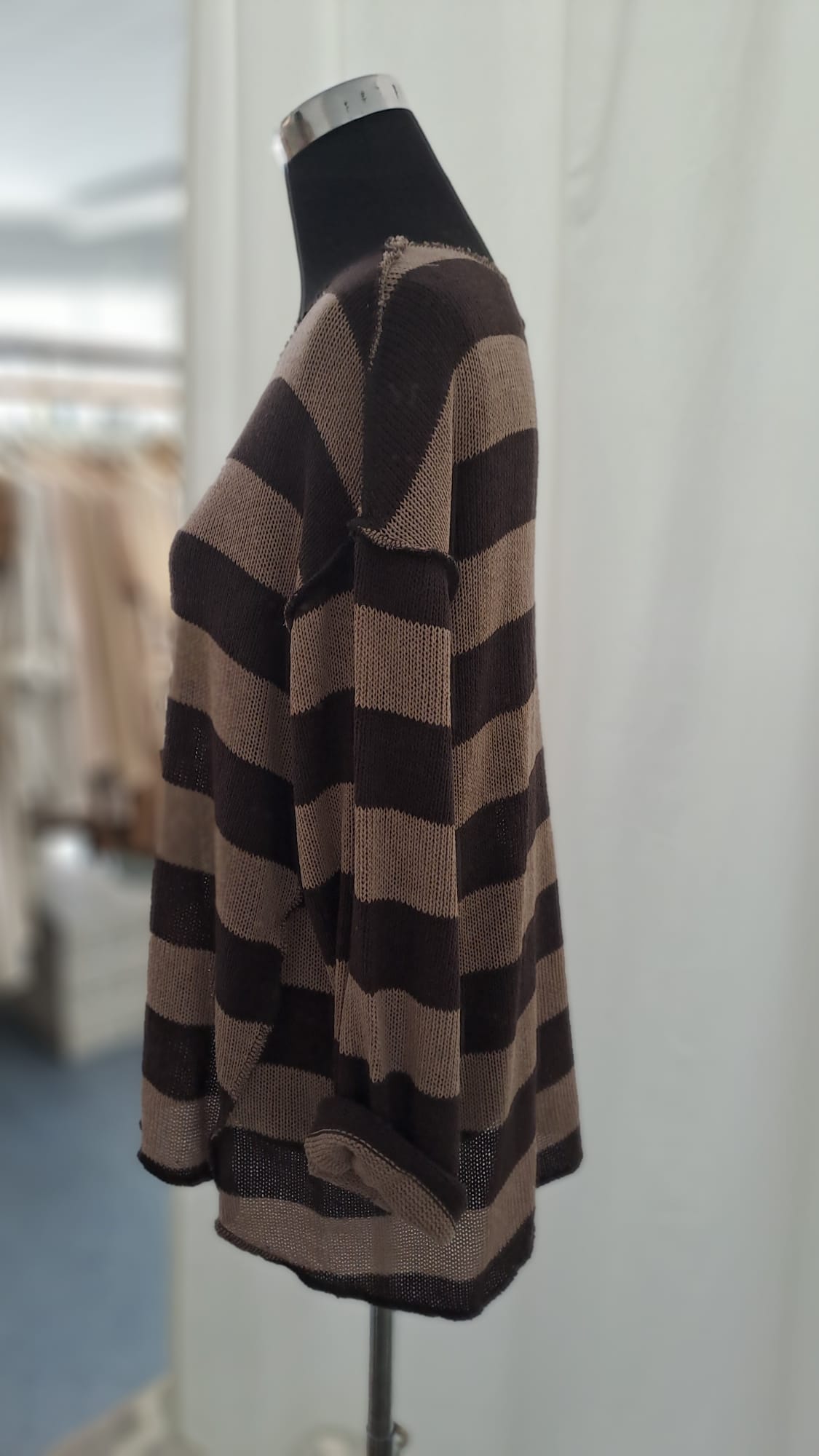 Strickpulli Taupe Mocca gestreift - weich und lässig - Charme Mode 6827 - Vorderansicht