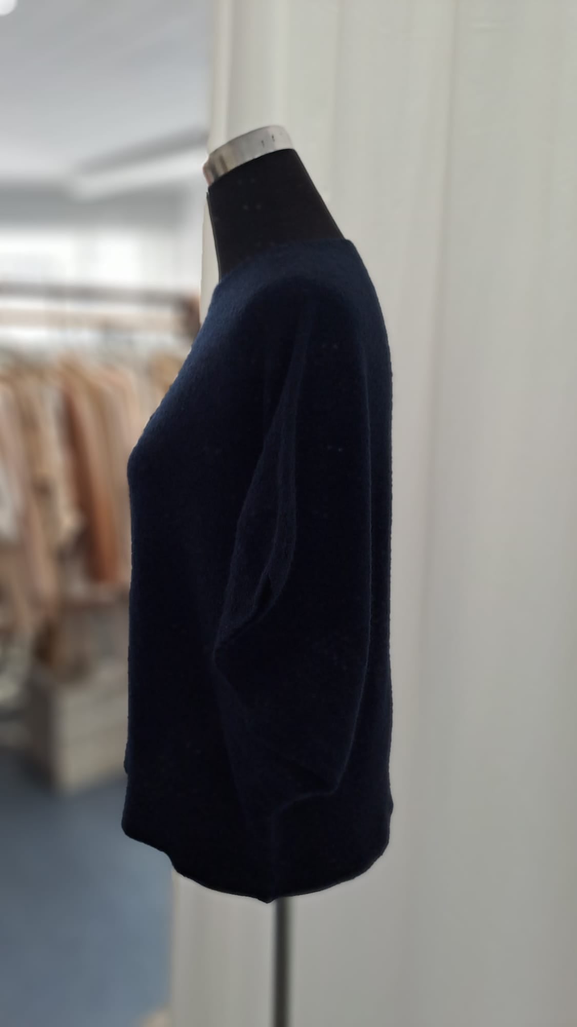 Kurzarm-Pullover Dunkelblau Poncho-Style - Fledermausschnitt - Seitenansicht