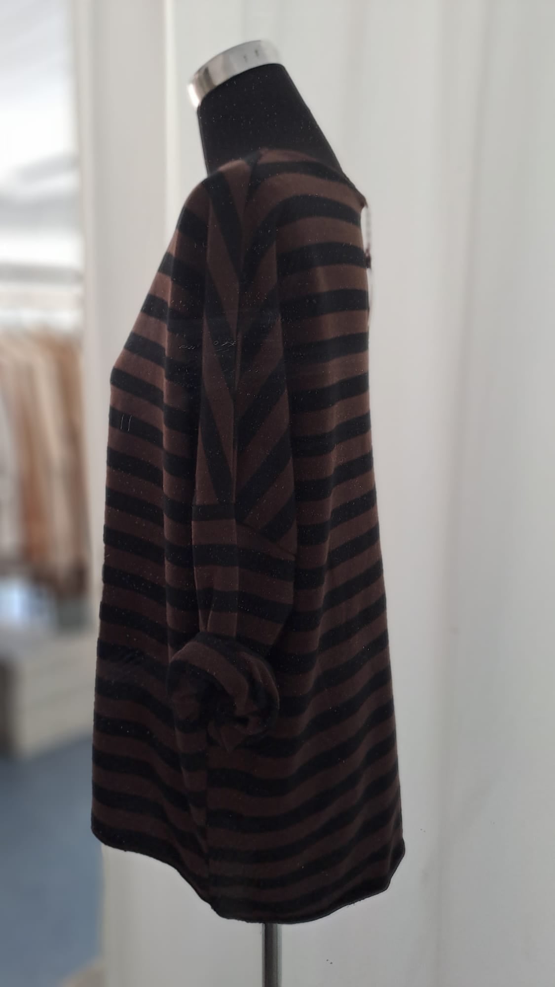 Gestreiftes Langarmshirt Mocca Schwarz | Liping Moda 6849 - Frontansicht