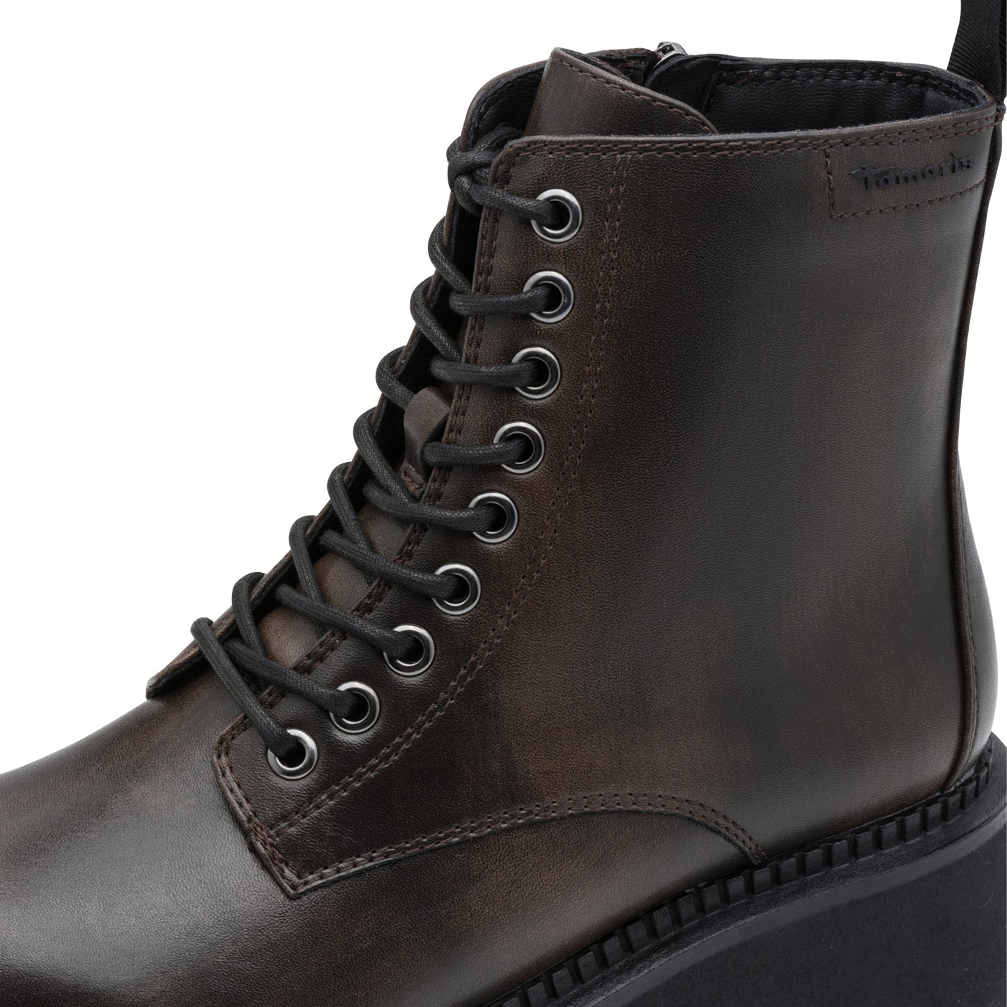 Tamaris Stiefelette 25254 Cigar-Braun | Veganer Schnürboot mit Chunky-Sohle - Detailansicht Ösen