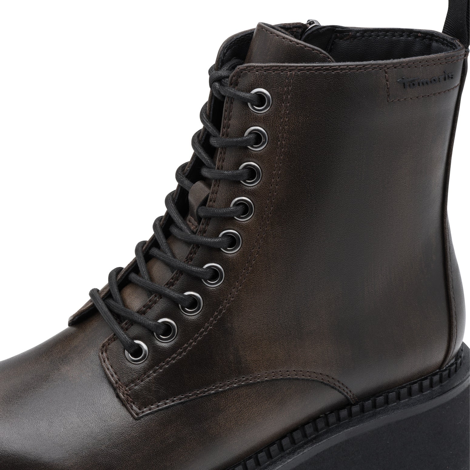 Tamaris Stiefelette 25254 Cigar-Braun | Veganer Schnürboot mit Chunky-Sohle - Detailansicht Ösen