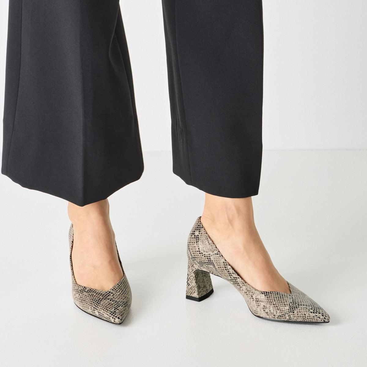 Tamaris Pumps 22453 Beige Snake
